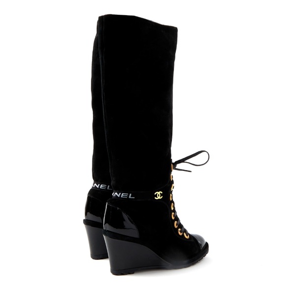 SPECTACULAR❤️ Chanel Letters Suede Wedge Logo Boots - Picture 3 of 8